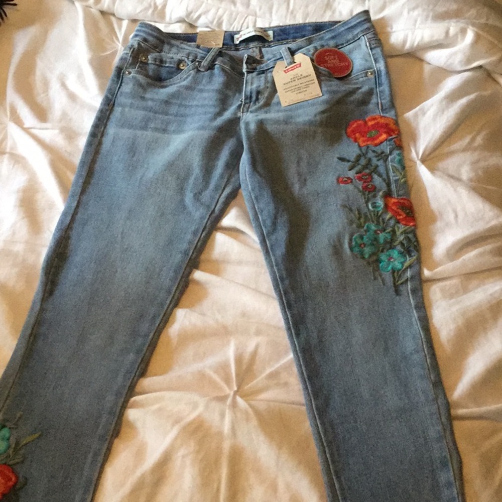 Flower lace Levi jeans